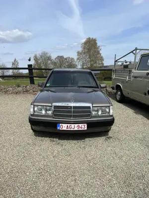 Mercedes-Benz 190 E 2.6