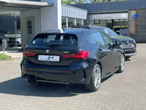 BMW 118 i M-Sport  Aut. Navi CarPlay Teilleder PDC Bild 3