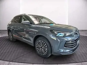 Volkswagen Tiguan 2.0 TDI DSG Elegance STDHZ NAVI AHK KESSY Bild 3