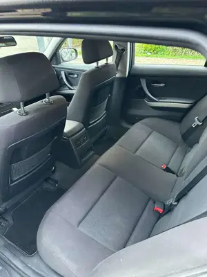 BMW 320 320d DPF Touring Aut. Edition Fleet Bild 5