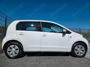 Volkswagen up! Aus 1 Hand/Sitzheizung/Tempomat/Einparkhilfe