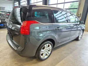 Peugeot 5008 ALLURE LEDER NAVI XENON SHZ PANO 7-SITZER Bild 5