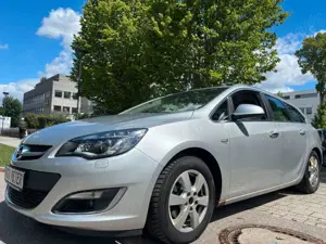 Opel Astra J Sports Tourer Innovation