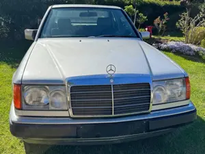 Mercedes-Benz E 300 300 D