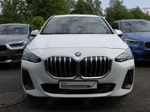 BMW 225 e Active Tourer xDrive M-Sport PANO HUD Bild 2