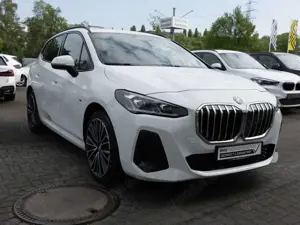 BMW 225 e Active Tourer xDrive M-Sport PANO HUD Bild 3