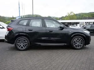 BMW X1 sDrive 18i M-Sport LED NAVI KAMERA SHZ PDC Bild 5