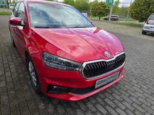 Skoda Fabia Selection 1.0 MPI 59 kW/PDC/Sitzheizung/Telefon