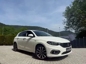 Fiat Tipo 1.6 Diesel Lounge-Navi-Leder-LED-Kamera