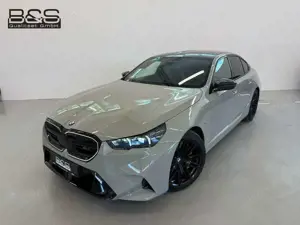 BMW M5 Limousine|VOLLAUSSTATTUNG|SONDERLACK