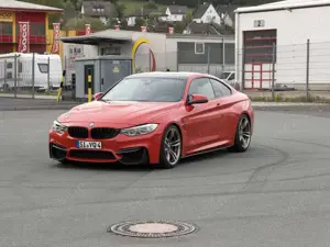 BMW M4 M4 Coupé Crankhub! Vollaustattung! M-Drivers!