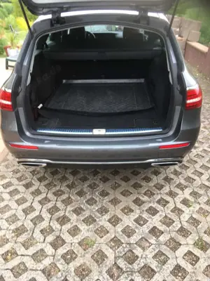 Mercedes-Benz E 200 E 200 d T 9G-TRONIC
