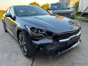 Kia Stinger GT 4WD Schaden vorne rechts