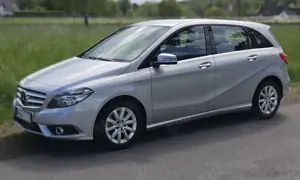 Mercedes-Benz B 180 B 180 (BlueEFFICIENCY) 7G-DCT