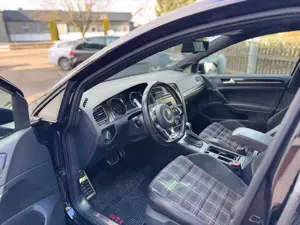 Volkswagen Golf GTI Golf VII 5-Türer Performance BlueMotion Technology DSG Bild 4