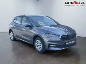 Skoda Fabia Drive Plus 1.0 TSI 2ZKlima AHK Apple 2 x PDC Si...