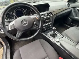 Mercedes-Benz C 200 CDI T BlueEfficiency / NAVI / XENON * Bild 2