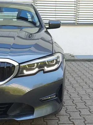 BMW 318 d Limousine Aut/LED/LiveC/Navi/PDC