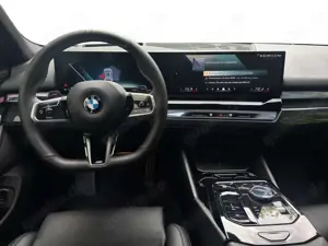 BMW 540 d xDrive Touring M Sportpaket Bild 2