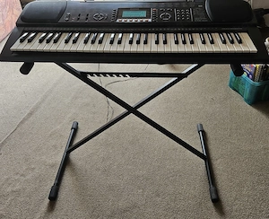 Casio CTK 611 Keyboard mit Ständer zu verkaufen. Inklusive Lernmaterial und Trasnporttasche
