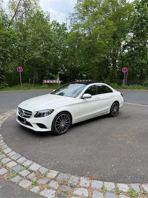 Mercedes-Benz C 300 Burmester Panorama Ambient