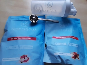 Shaker mit 2 geöffneten Sorten Metaflow