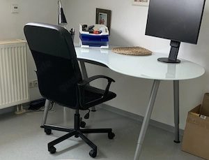 Glastisch Nierenform