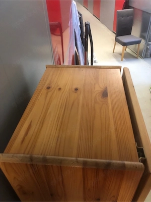 Vitrine und Schrank Bild 4