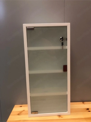 Medizin- Arzneimittelschrank