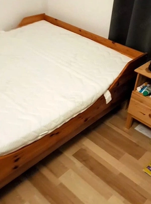 Bett mit Matratze Bild 2
