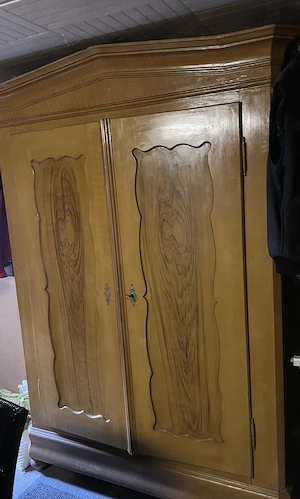 Alter Schrank zum Restaurieren- gut erhalten - VHB