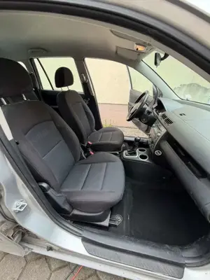 Mazda 2 Lim. 1.4 Active Tüv aw  Neu
