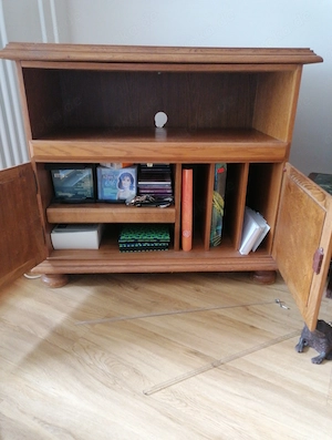 Fernseh schrank Bild 2