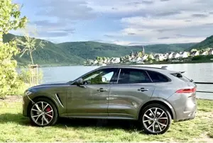 Jaguar F-Pace SVR AWD
