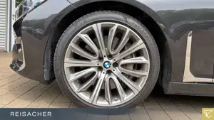 BMW 750 i A xDrive Lim StdHzg,GSD,AHK,DAProf,Leder,Au Bild 3