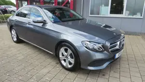 Mercedes-Benz E 200 Limousine AVANTGARDE Bild 2