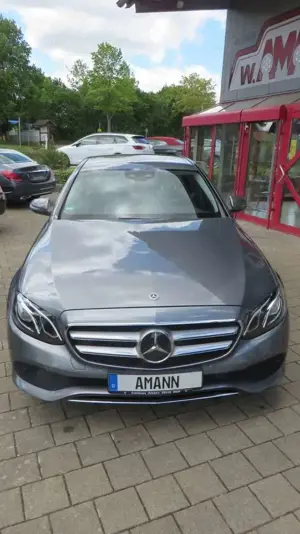 Mercedes-Benz E 200 Limousine AVANTGARDE Bild 4