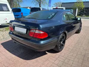 Mercedes-Benz CLK 320 ELEGANCE+3.2L V6+AUTOM+TEMPOM+SITZH.+