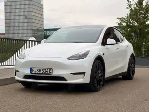 Tesla Model Y Model Y Performance/ Dual Motor/ AWD/ 21" / Garant