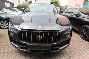Maserati Levante Q4 Deutsch! 1.Hand Scheckheft! 360° Luft Bild 3