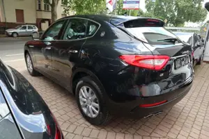 Maserati Levante Q4 Deutsch! 1.Hand Scheckheft! 360° Luft Bild 5