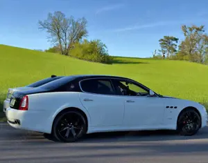 Maserati Quattroporte Luxury  4Door-Ferrari Bild 2