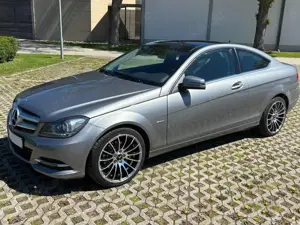 Mercedes-Benz C 220 C 220 CDI DPF Coupe (BlueEFFICIENCY) 7G-TRONIC