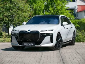 BMW i7 60 M 2026.MASSAGE.EXLOUNGE.PANO.AHK.(4JAHRE)