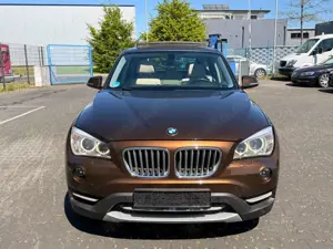 BMW X1 18 i sDrive*PANO*SONDERLACK*LEDER*XENON* Bild 3