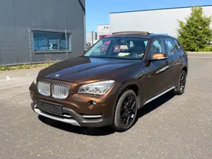 BMW X1 18 i sDrive*PANO*SONDERLACK*LEDER*XENON* Bild 4