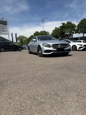 Mercedes-Benz E 220 E 220 d (213.004)