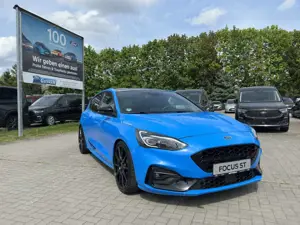 Ford Focus ST Edition Recaro KW BO HUD LED mtl.ab 333€ 4,99%