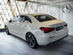 Mercedes-Benz A 180 Limousine Progressive LenkradHz*Panorama**
