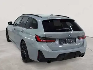 BMW 330 Bild 2